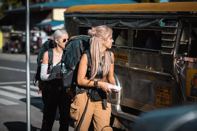 Alina-Ceușan-și-Carmen-Grebenișan-Asia-Express-4