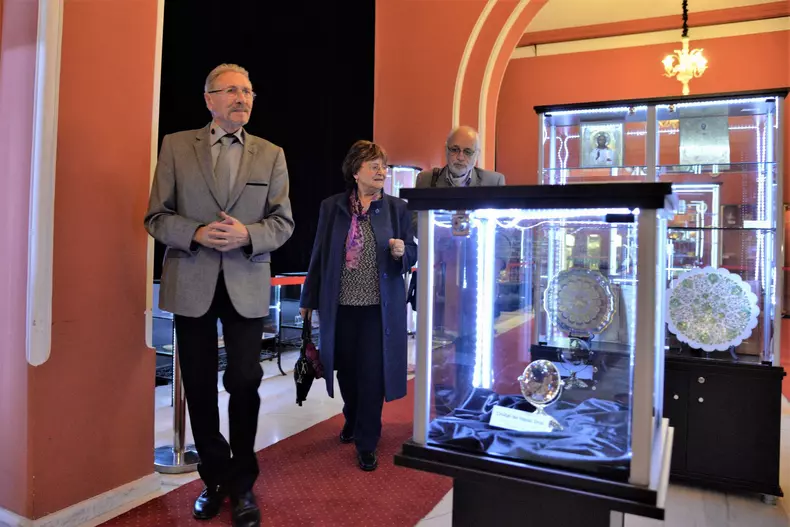 Cum-arată-și-ce-a-ajuns-să-facă-Emil-Constantinescu-fostul-președinte-al-României1