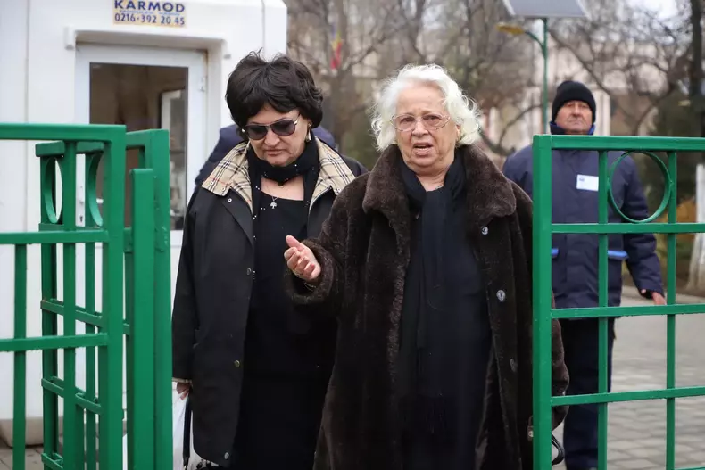 Mama-Cristinei-Topescu