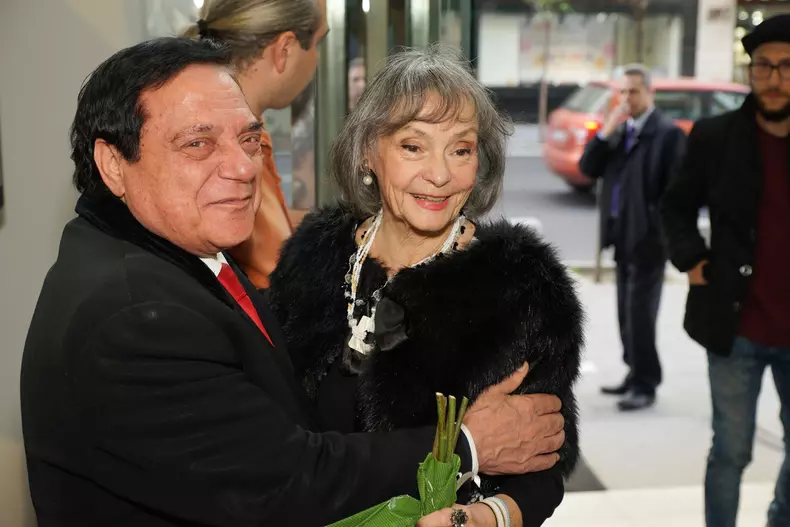 3-marina-voica-dressing-impresionant-cancan-coperta-1