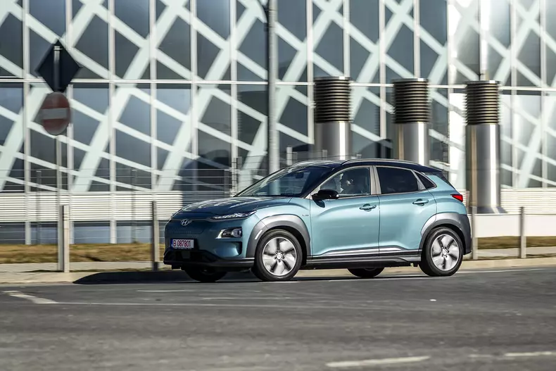 Hyundai-Kona-Electric-8