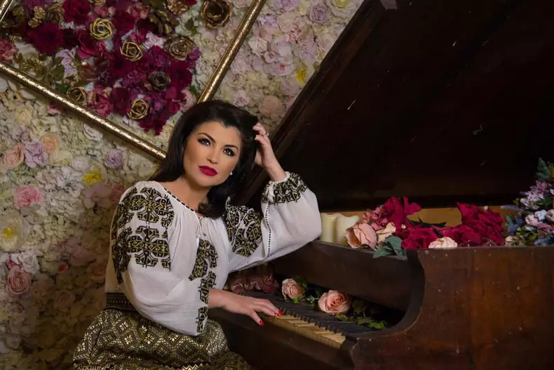 Claudia-Ghițuescu-7