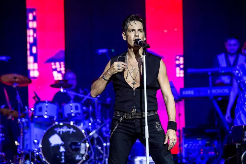 75625223_10156996971079107_6379315951245983744_o-1-1024x683