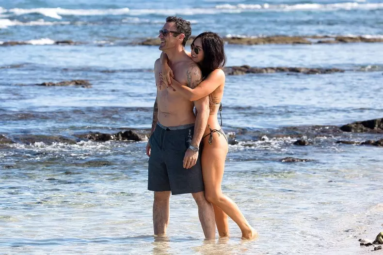 *PREMIUM-EXCLUSIVE* Megan Fox and Brian Austin Green are Lovers in Paradise!