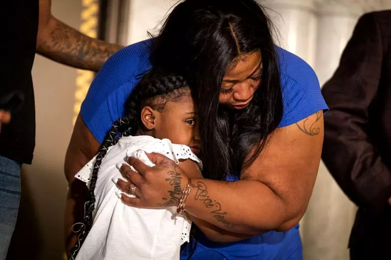 So_ia-_i-feti_a-lui-George-Floyd-2-1024x683