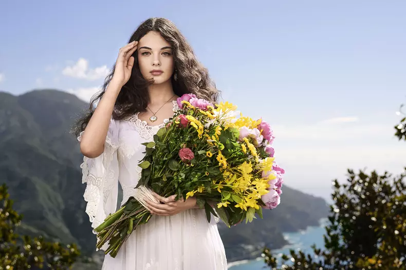 Deva Casel dans la deuxième campagne Dolce & Gabbana pour le parfum Shine