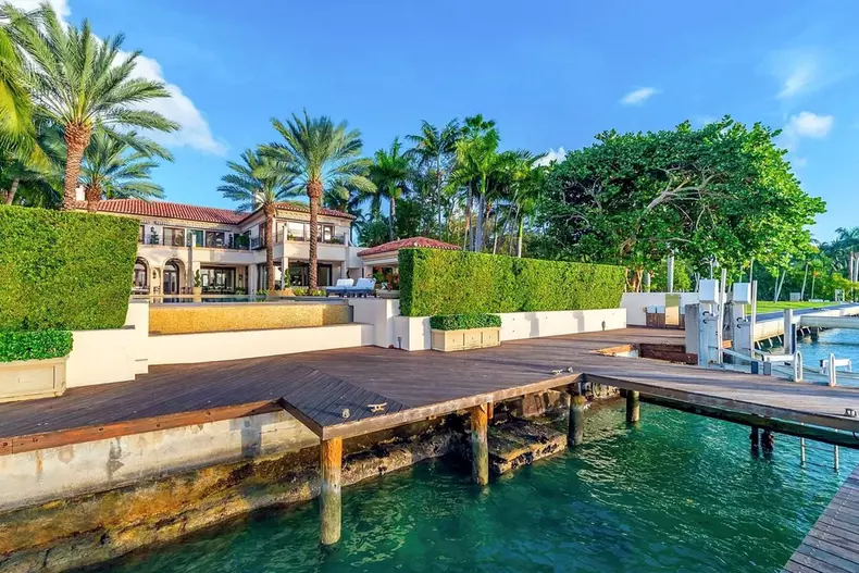 Jennifer Lopez and Alex Rodriguez Just Bought this $40 Million Dollar. Mansion in Miami