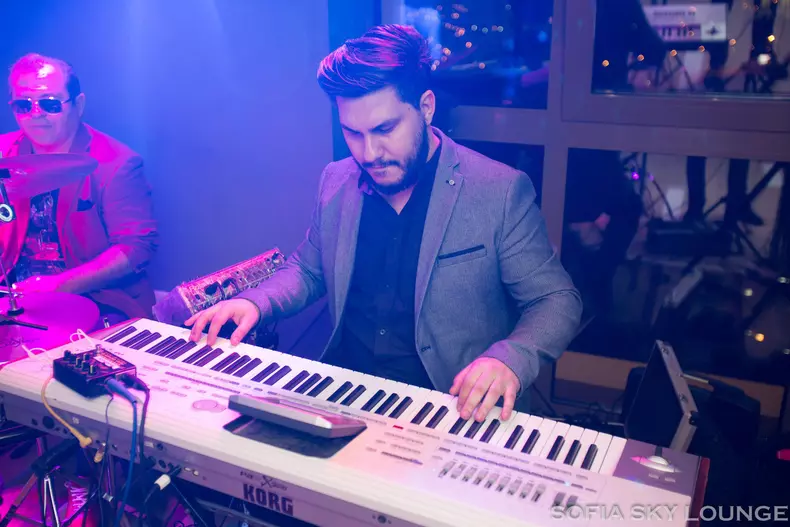 10562674_933511046745476_6021942293055108301_o