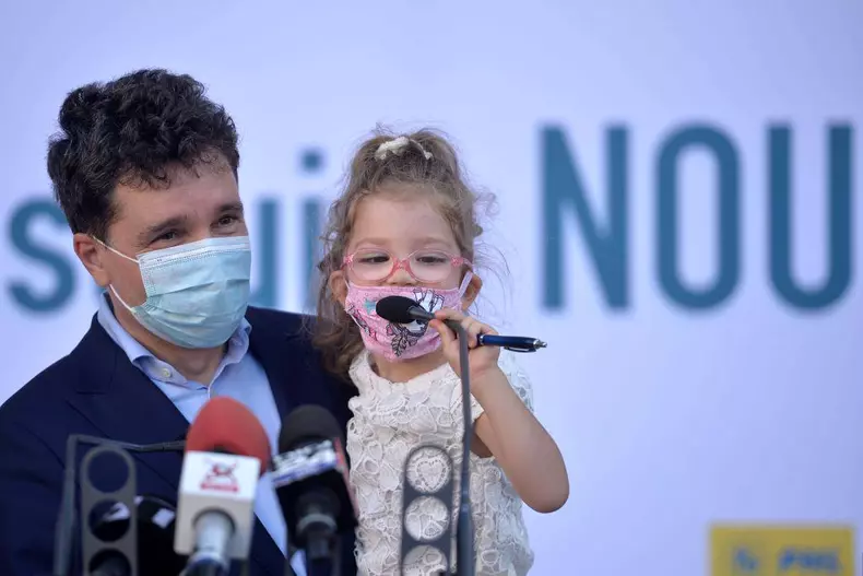 Salariu-Nicusor-Dan7-Copy