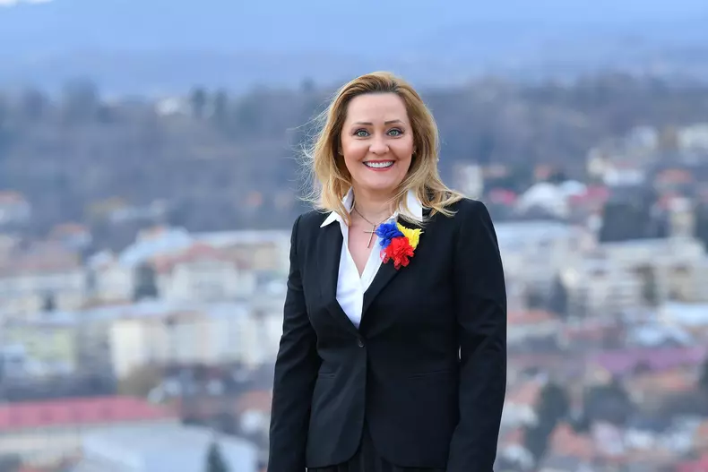 elena-lasconi-campulung-muscel