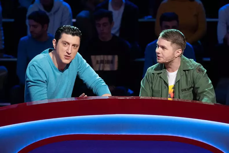 Costi-Dita-Pe-Bune-4-1