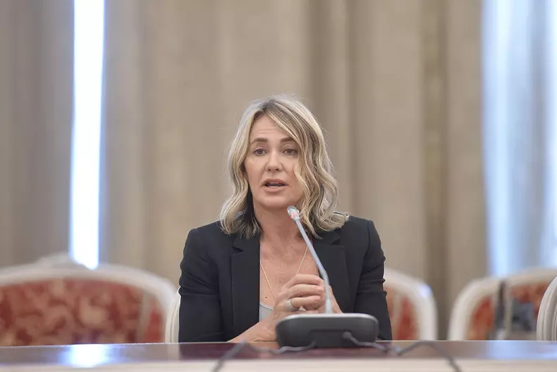 SENAT - SUBFINANTAREA SPORTULUI ROMANESC IN AN OLIMPIC