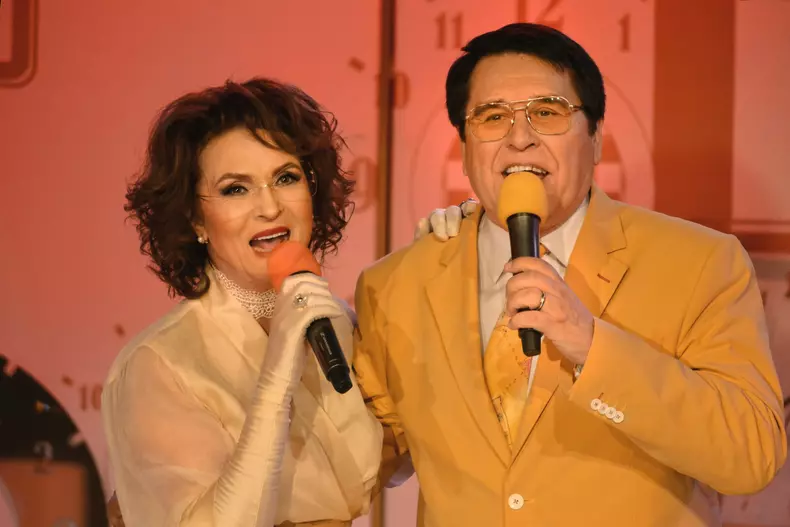 57284359_812687705767023_4755825936924934144_o