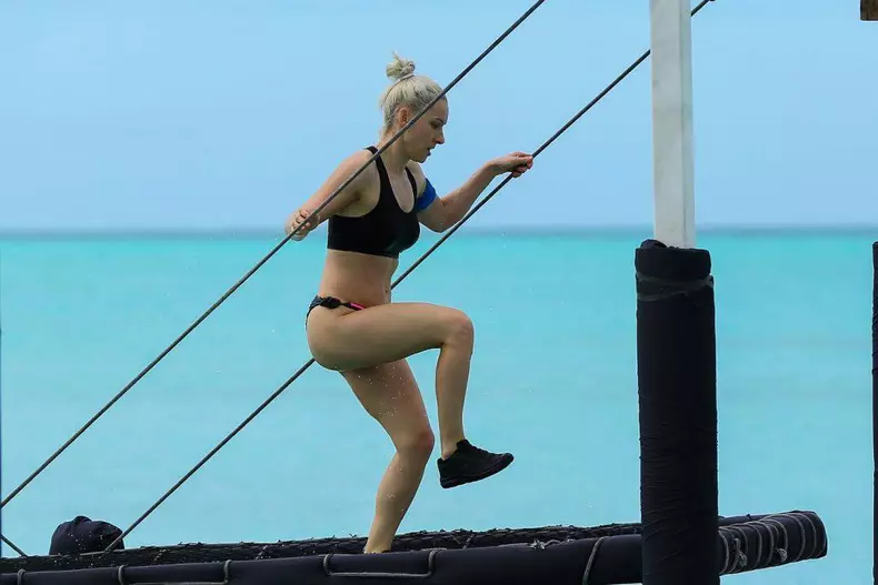 Romina-de-la-Survivor-eliminată-2-1024x683-1