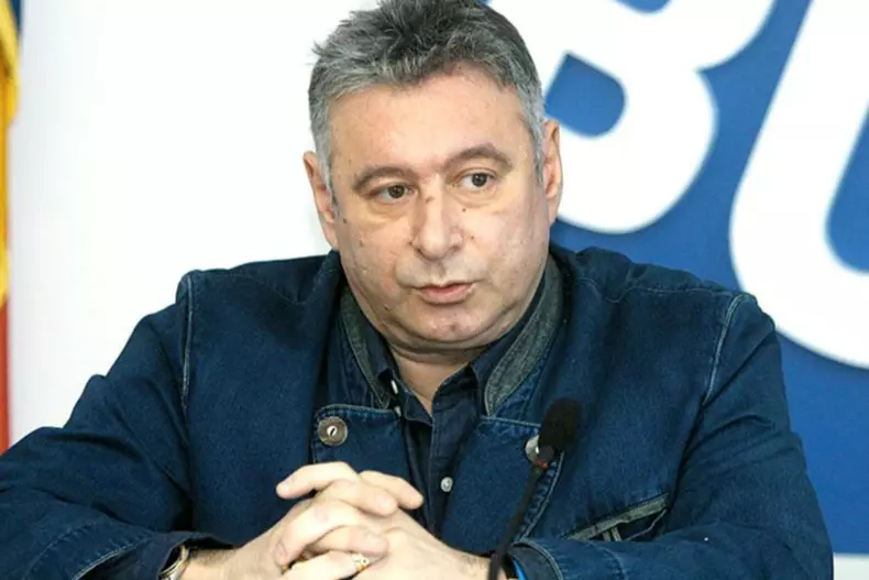 Cine este Mădălin Voicu (4)