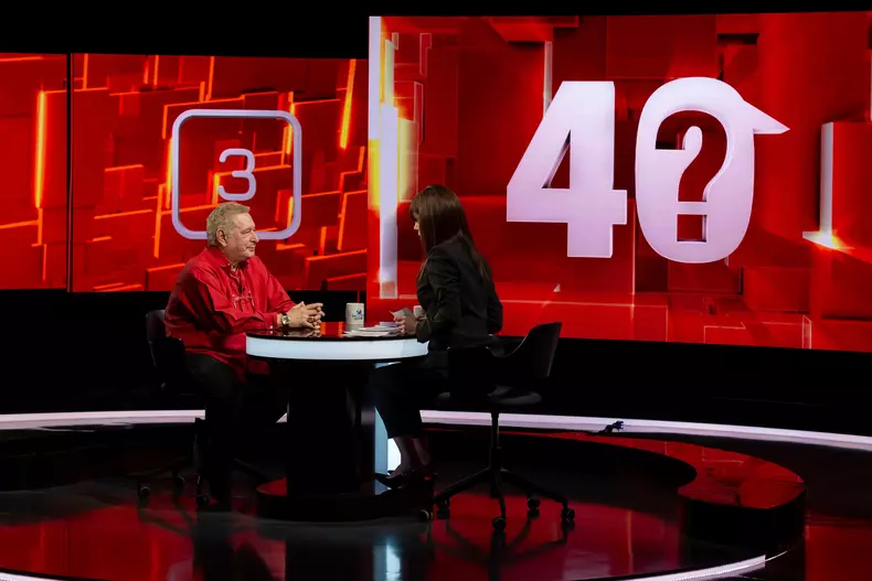 Cine este Mădălin Voicu (6)