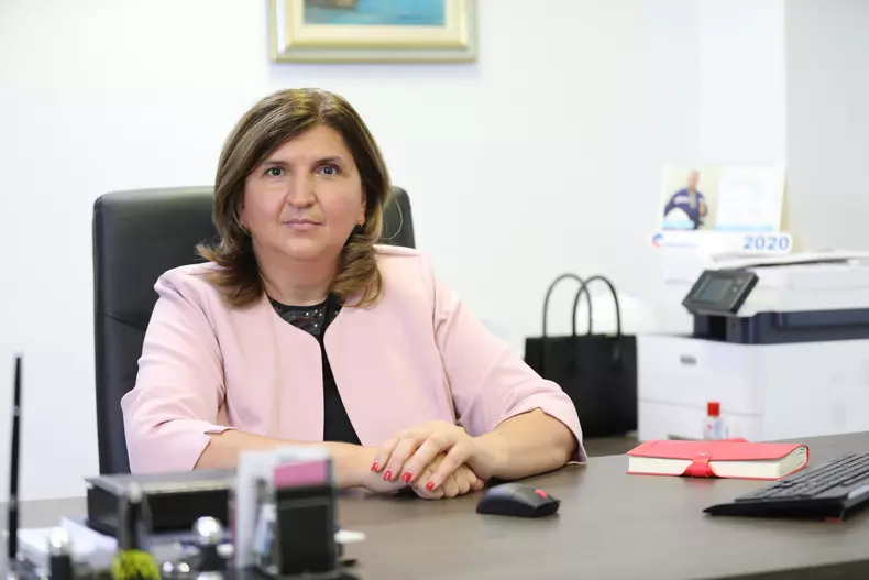 Corina-Popescu-sef-sub-acoperire-3