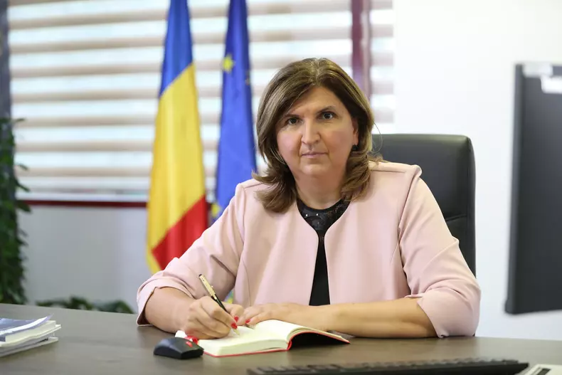 Corina-Popescu-sef-sub-acoperire-4