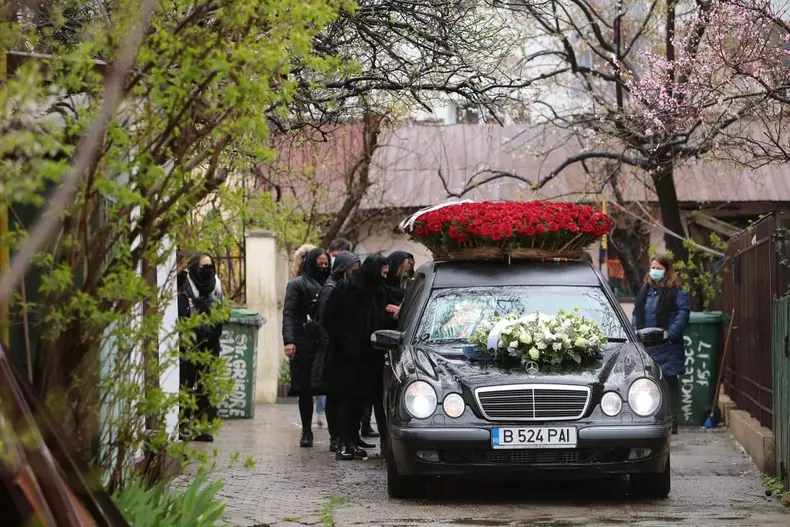 inmormantare-nelu-ploiesteanu-4-1024x683-1