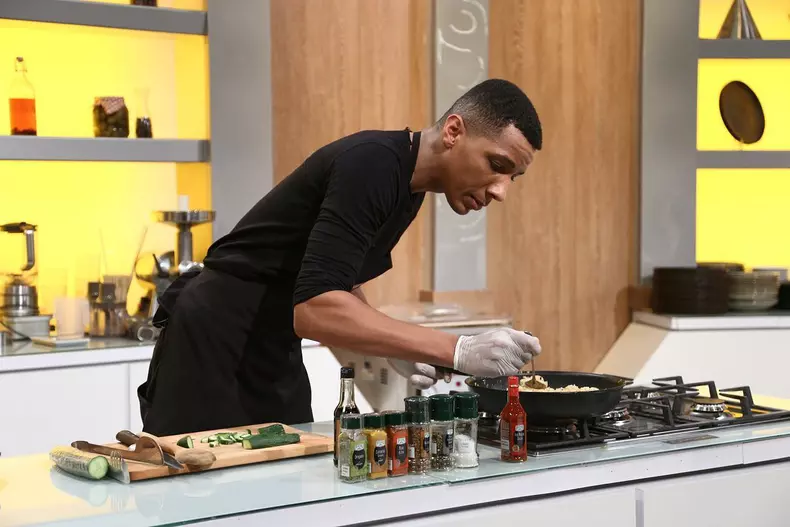 Cine-este-Alexandro-Matias-de-la-Chefi-la-cutite-5