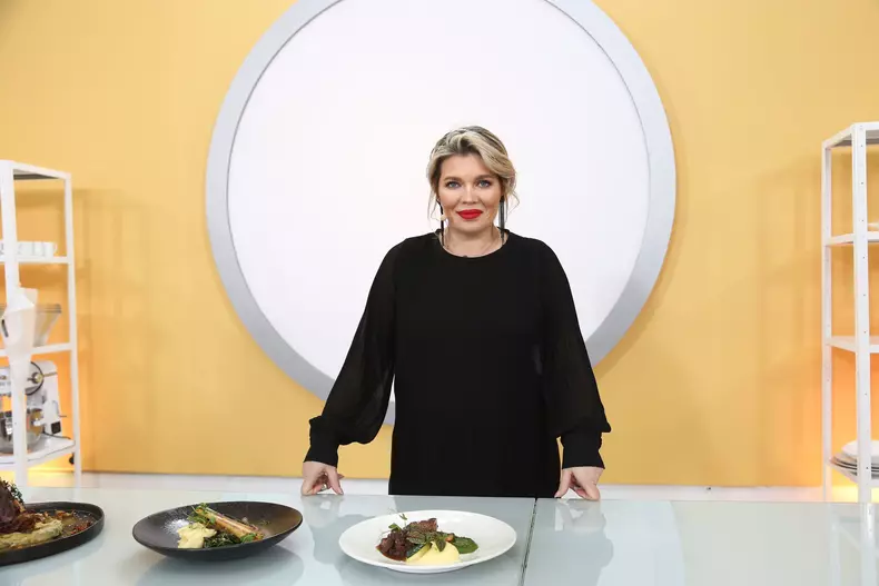 Gina-Pistol-Chefi-la-cutite-4