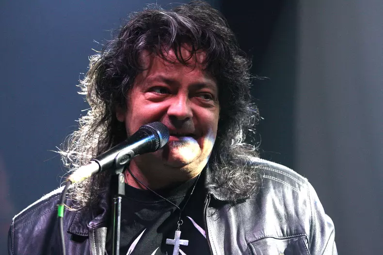 PREMII - MAXIMUM ROCK