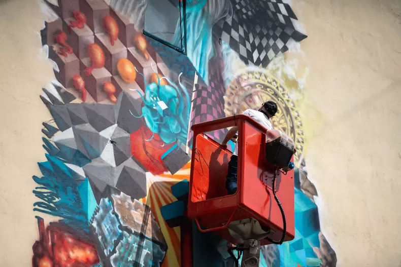 obie-platon-a-creat-un-mural-pentru-romanian-design-week-3