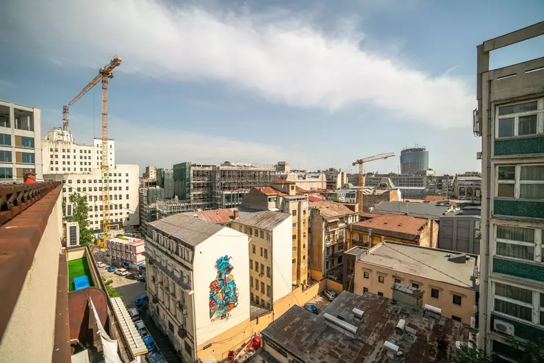 obie-platon-a-creat-un-mural-pentru-romanian-design-week-4