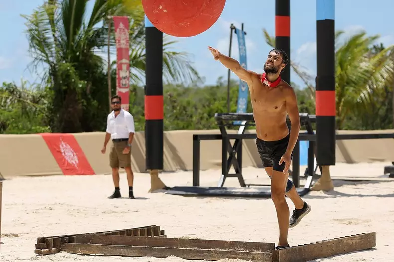 scandal-culita-sterp-raluca-dumitru-survivor-1