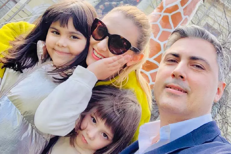 Alexandru-Ciucu-reactie-acida-dupa-ce-a-fost-prins-cu-o-blonda-in-bloc