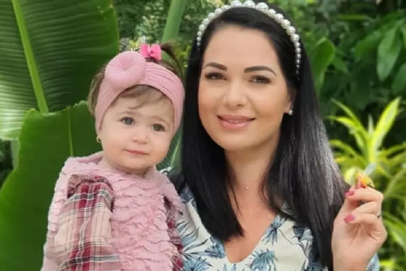 Deea-Maxer-și-fiica-ei-Maysa-03