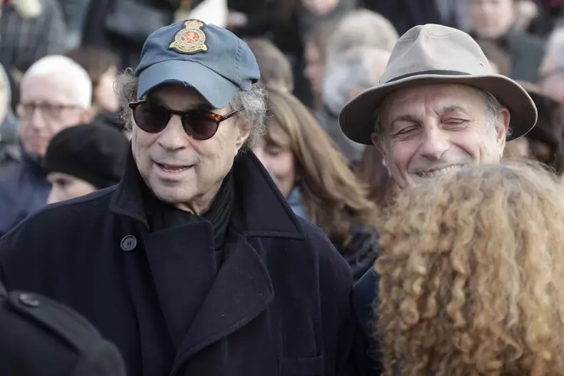 Dennis Berry a murit