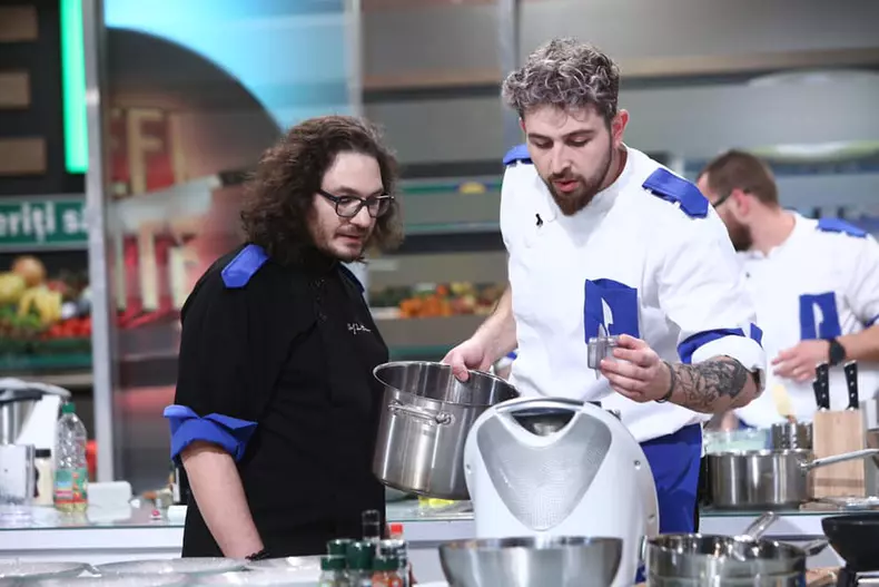 cine-este-iubita-lui-stefan-borleanu-de-la-chefi-la-cutite-5-Copy