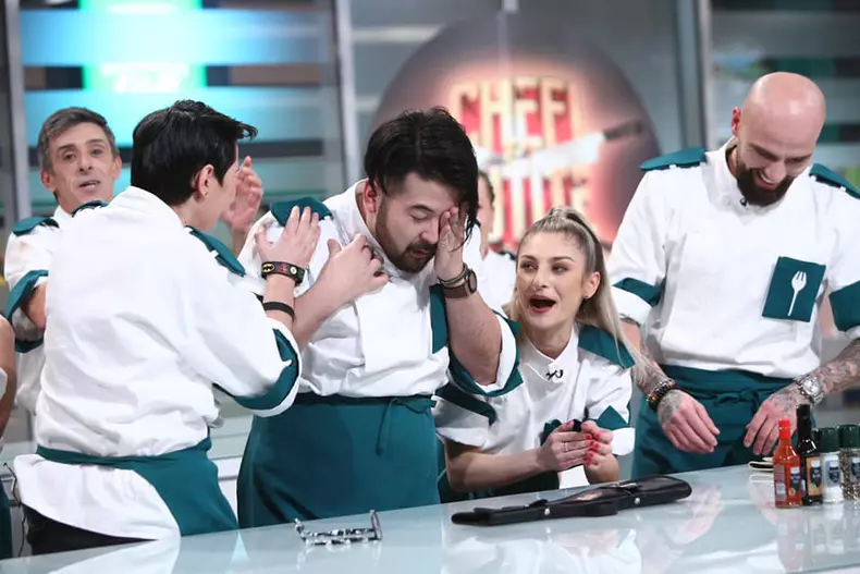 cine-este-Rikito-Watanabe-splash-vedete-la-apa-7