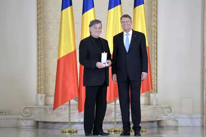 BUCURESTI - PALATUL COTROCENI - DECORARE - ION CARAMITRU - NORA