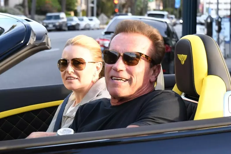 Arnold Schwarzenegger grabs lunch with his girlfriend Heather Milligan at Cafe Roma