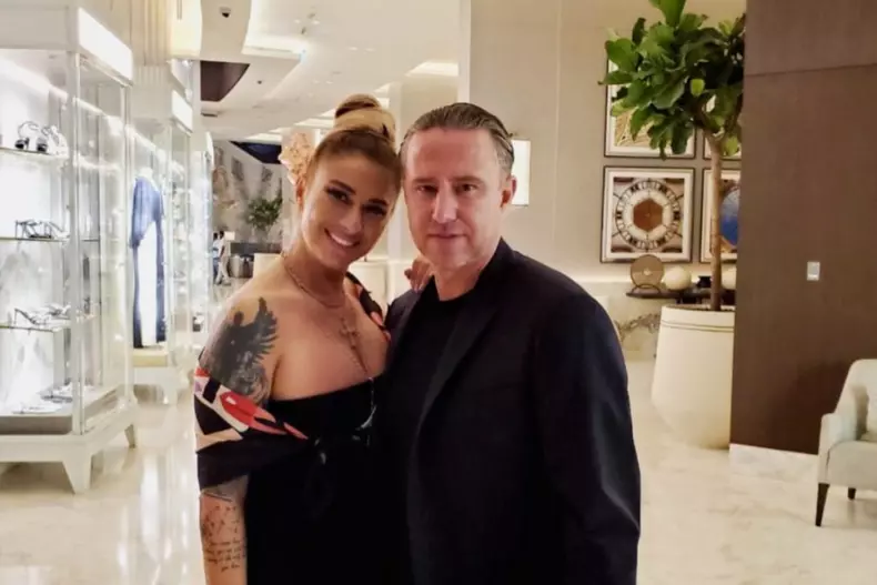 Anamaria-Prodan-cadou-de-300.000-de-euro-1024x683-3