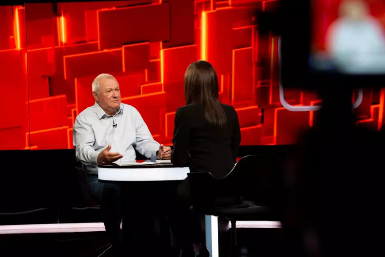 Cristian-Tantareanu-la-40-de-intrebari-cu-Denise-Rifai-1-1068x712-1