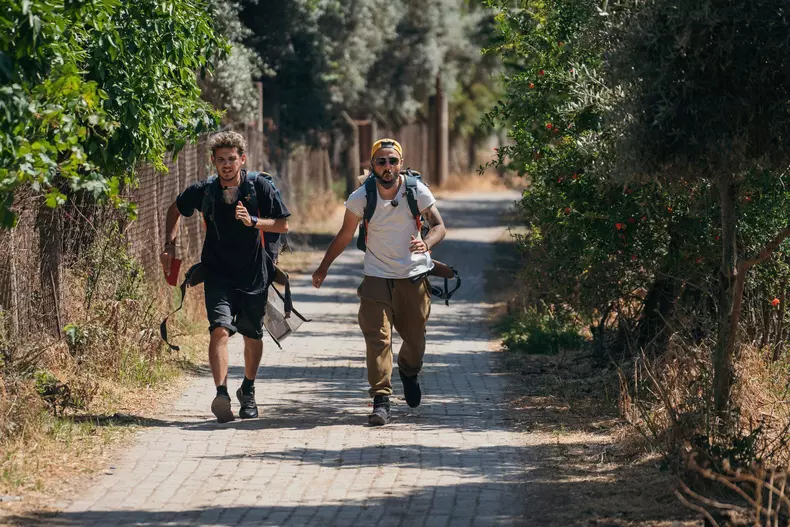 Emi-si-Cuza-noi-detalii-despre-„Asia-Express-tot-ce-nu-s-a-vazut-in-spatele-camerelor-de-filmat