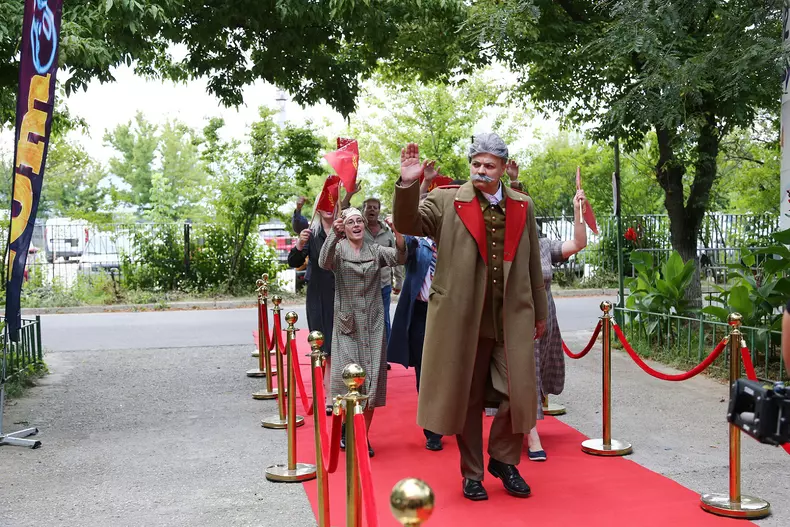 Stalin-Marcel-Cobzariu-iumor-1