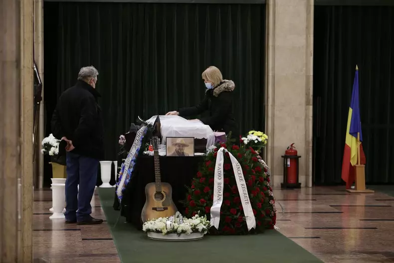 Victor-Socaciu-sicriu-3