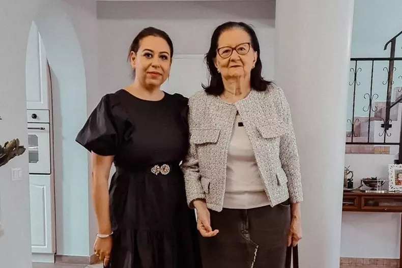 Oana-Roman-si-mama-ei-Mioara-Roman-1