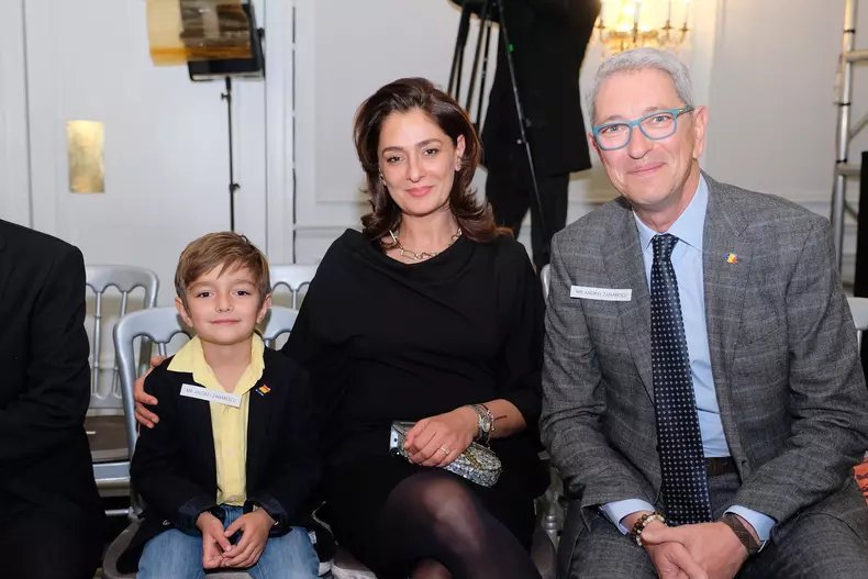 69734884_1160984484104182_1377847339875565568_n