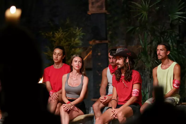 Cine-a-plecat-de-la-Survivor-2022-reality-show-ul-difuzat-de-Pro-TV.-O-noua-eliminare-din-echipa-Faimosilor-scaled-1