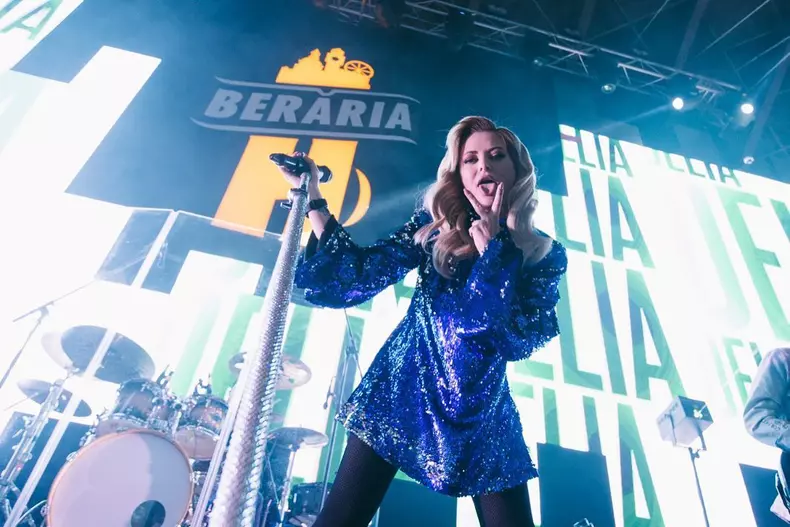 Delia concert de ziua sa