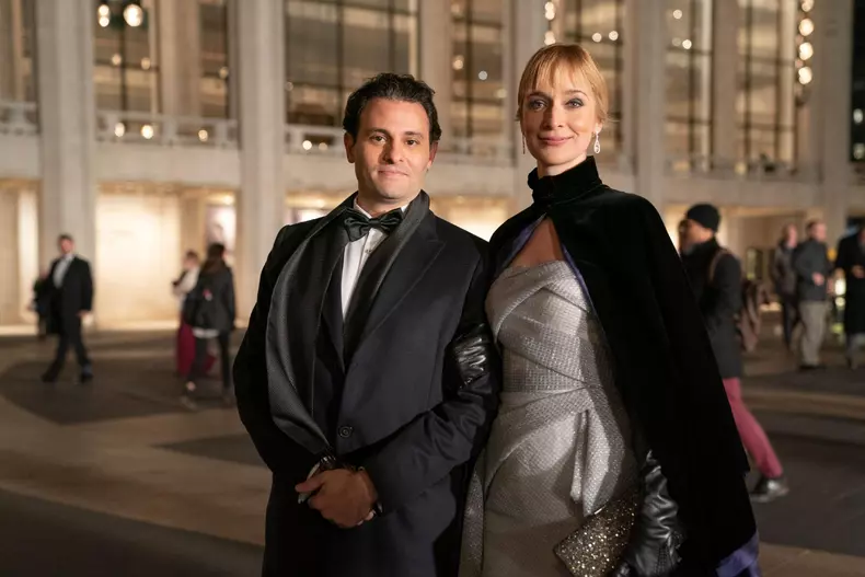 "Inventing Anna" (2022)