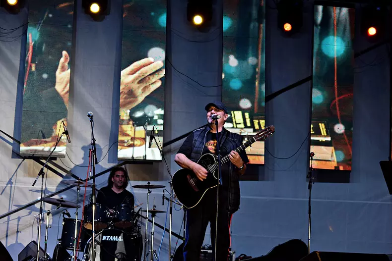 60158875_2973377339340851_831284026718289920_n