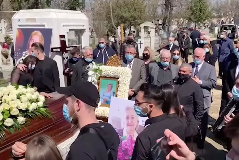 gabi-lunca-inmormantare