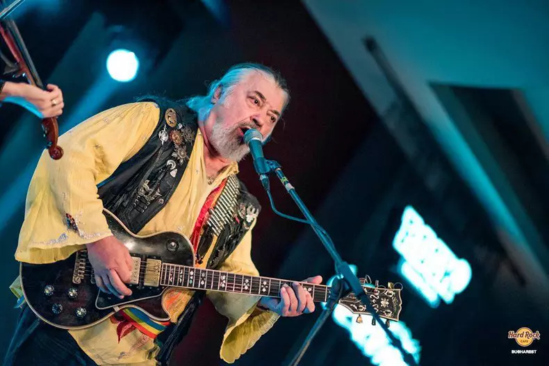 44240127_1619213988180413_4923982672591585280_n