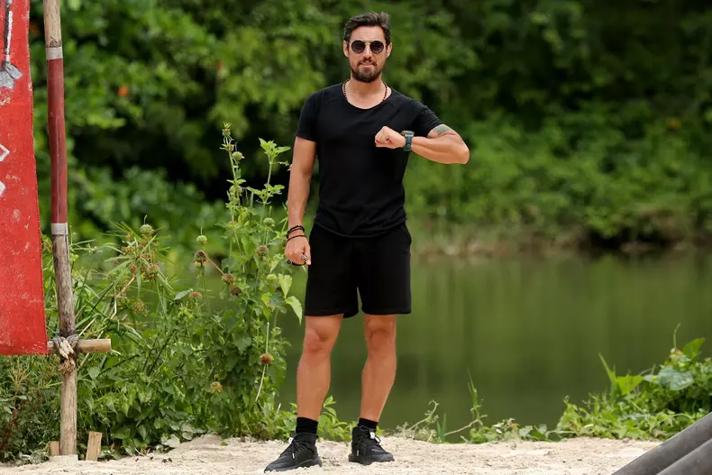 dANIEL PAVEL PREZENTATOR